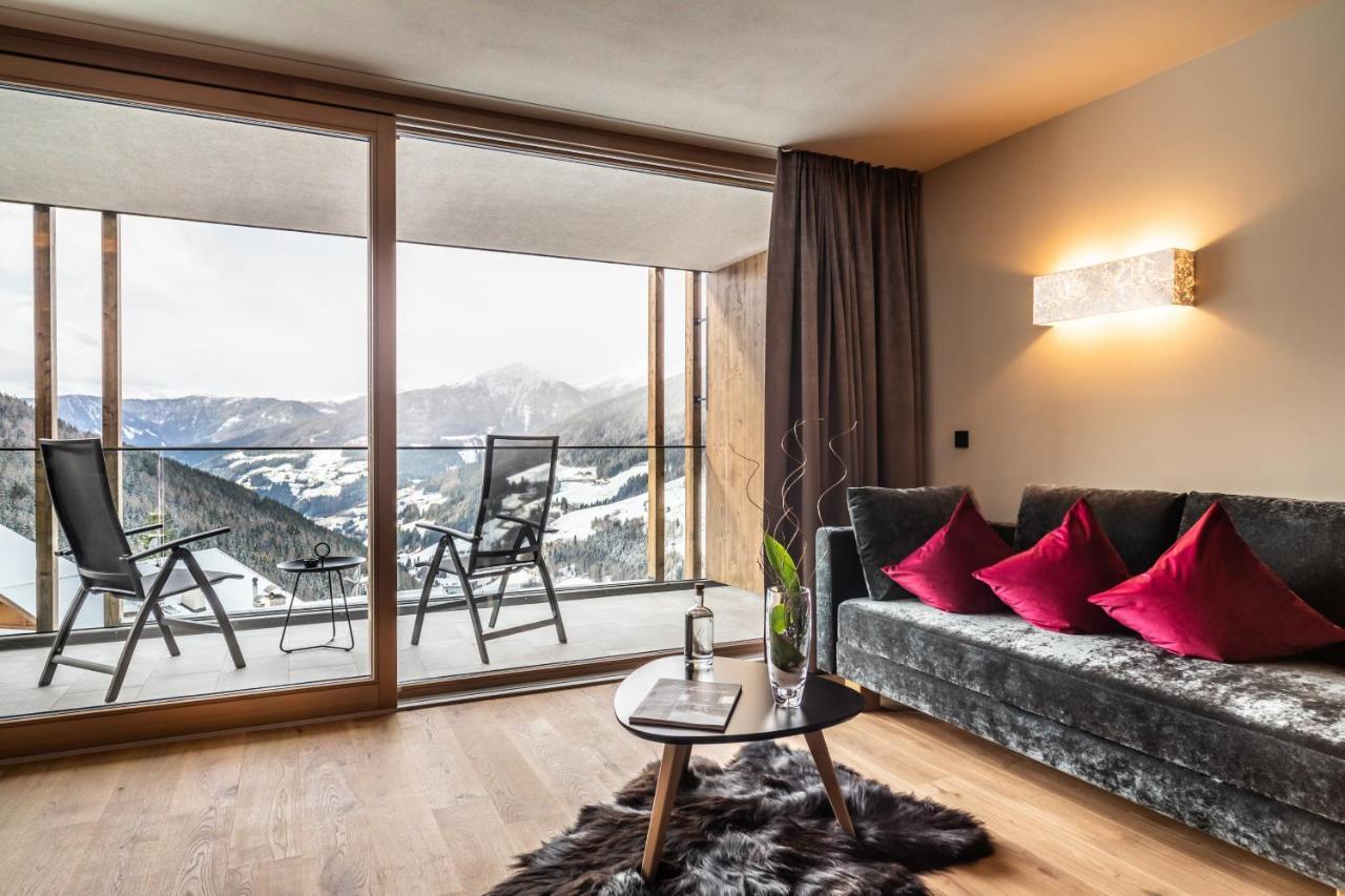 Junior Suite con Balcone e Vista Montagna