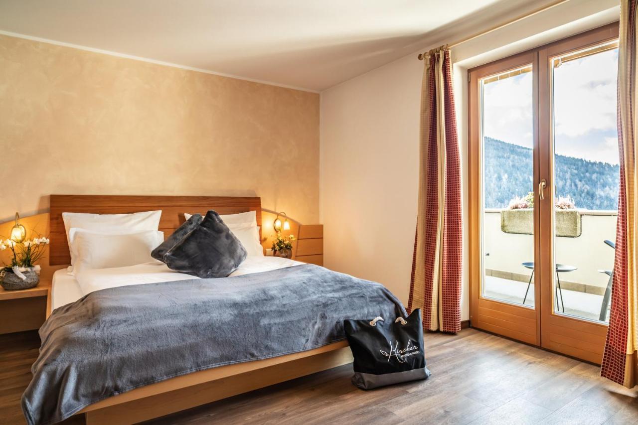 Camera Familiare con Balcone e con Vista sui Monti